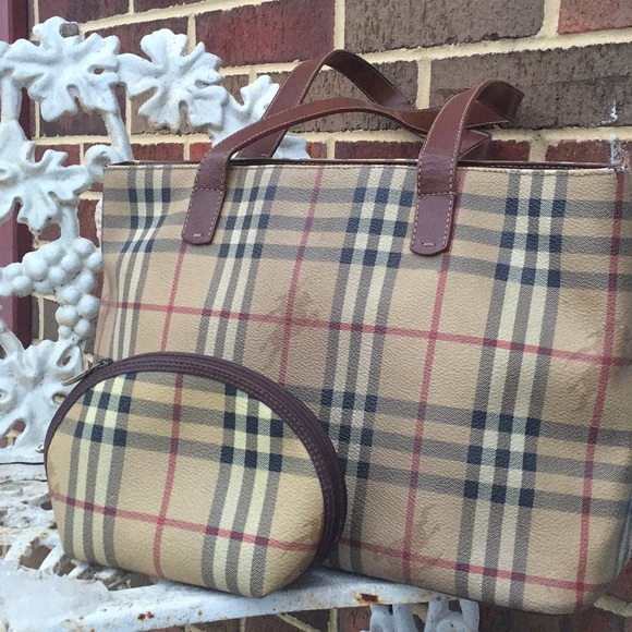 Burberry Nova Check Bag - Picture 8 of 8
